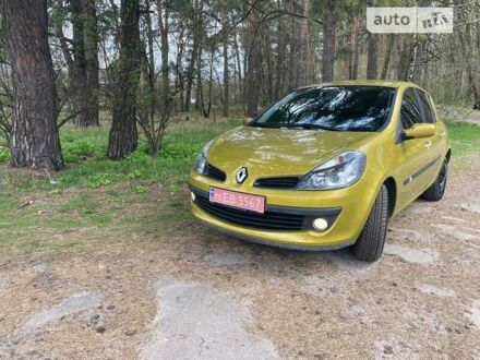 Рено Кліо 2006 у Миргороде на Automoto.ua Жовтий Рено Кліо, об'ємом двигуна 1.6 л та пробігом 220 тис. км за 5600 $, фото 1 на Automoto.ua
