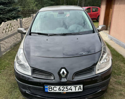 Желтый Рено Клио, объемом двигателя 1.5 л и пробегом 280 тыс. км за 3200 $, фото 1 на Automoto.ua