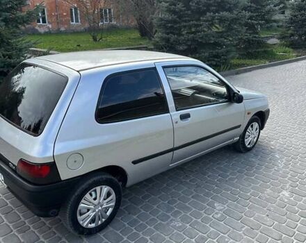 Серый Рено Клио, объемом двигателя 1.2 л и пробегом 209 тыс. км за 2500 $, фото 8 на Automoto.ua