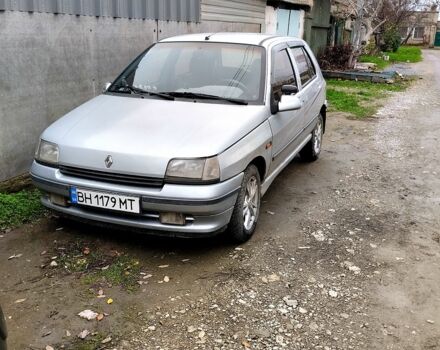 Серый Рено Клио, объемом двигателя 1.4 л и пробегом 100 тыс. км за 2000 $, фото 9 на Automoto.ua