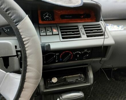 Серый Рено Клио, объемом двигателя 1.4 л и пробегом 100 тыс. км за 2000 $, фото 3 на Automoto.ua