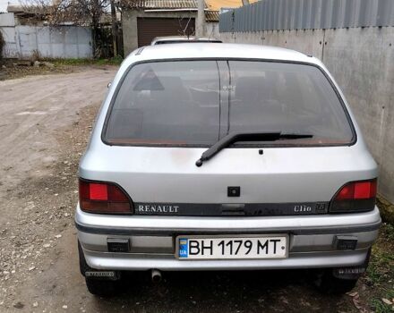 Серый Рено Клио, объемом двигателя 1.4 л и пробегом 100 тыс. км за 2000 $, фото 7 на Automoto.ua