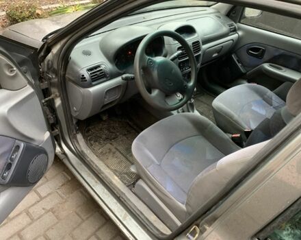 Сірий Рено Кліо, об'ємом двигуна 1.1 л та пробігом 246 тис. км за 1600 $, фото 3 на Automoto.ua