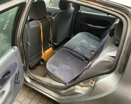 Сірий Рено Кліо, об'ємом двигуна 1.1 л та пробігом 246 тис. км за 1600 $, фото 4 на Automoto.ua