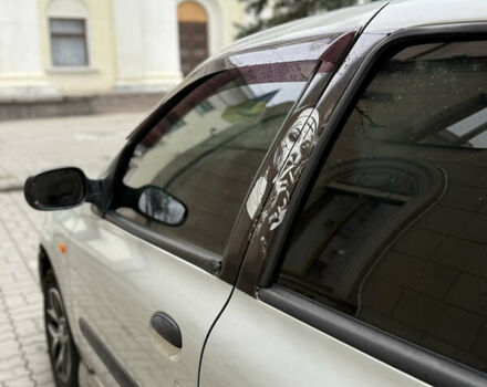 Серый Рено Клио, объемом двигателя 1.4 л и пробегом 320 тыс. км за 2750 $, фото 6 на Automoto.ua