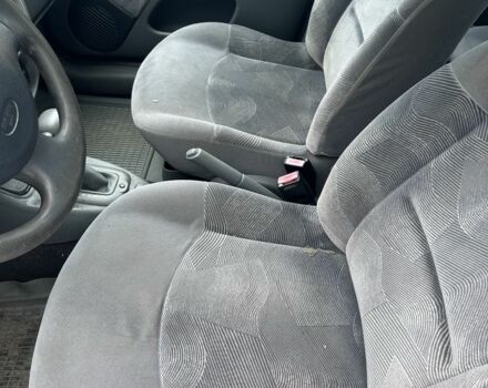 Сірий Рено Кліо, об'ємом двигуна 1.6 л та пробігом 200 тис. км за 3450 $, фото 5 на Automoto.ua