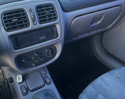 Серый Рено Клио, объемом двигателя 1.39 л и пробегом 420 тыс. км за 2500 $, фото 34 на Automoto.ua