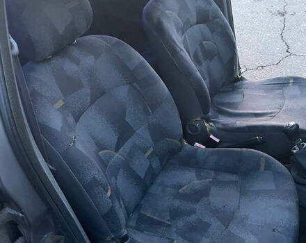 Серый Рено Клио, объемом двигателя 1.39 л и пробегом 420 тыс. км за 2500 $, фото 39 на Automoto.ua