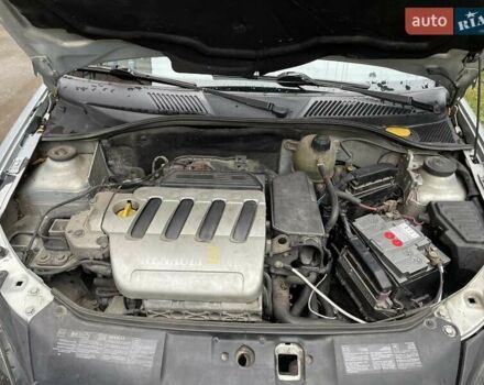 Серый Рено Клио, объемом двигателя 1.39 л и пробегом 196 тыс. км за 3850 $, фото 3 на Automoto.ua