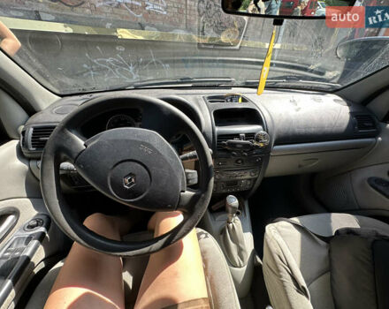 Сірий Рено Кліо, об'ємом двигуна 1.5 л та пробігом 230 тис. км за 2500 $, фото 3 на Automoto.ua