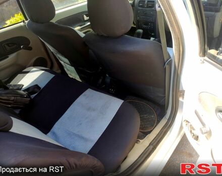 Серый Рено Клио, объемом двигателя 1.4 л и пробегом 254 тыс. км за 2500 $, фото 8 на Automoto.ua