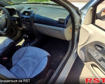 Серый Рено Клио, объемом двигателя 1.4 л и пробегом 254 тыс. км за 2500 $, фото 6 на Automoto.ua