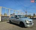 Серый Рено Клио, объемом двигателя 1.4 л и пробегом 300 тыс. км за 1950 $, фото 1 на Automoto.ua
