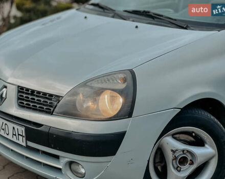 Серый Рено Клио, объемом двигателя 1.4 л и пробегом 150 тыс. км за 2550 $, фото 2 на Automoto.ua
