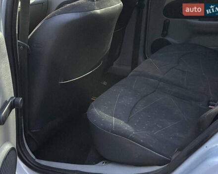 Серый Рено Клио, объемом двигателя 1.4 л и пробегом 160 тыс. км за 2999 $, фото 11 на Automoto.ua