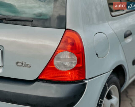Серый Рено Клио, объемом двигателя 1.4 л и пробегом 150 тыс. км за 2550 $, фото 15 на Automoto.ua