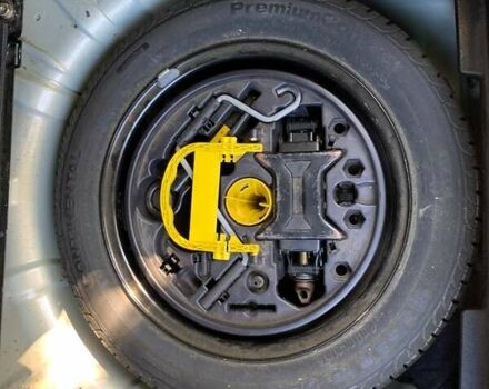 Рено Клио 2004 в Киеве на Automoto.ua Серый Рено Клио, объемом двигателя 1.6 л и пробегом 220 тыс. км за 5700 $, фото 10 на Automoto.ua