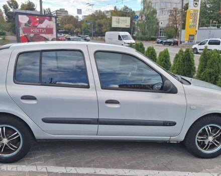 Серый Рено Клио, объемом двигателя 1.4 л и пробегом 216 тыс. км за 3300 $, фото 5 на Automoto.ua