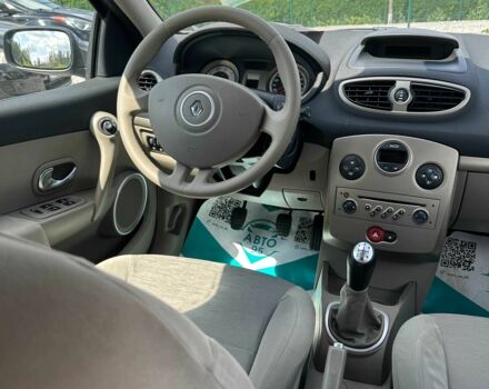 Серый Рено Клио, объемом двигателя 1.6 л и пробегом 227 тыс. км за 5200 $, фото 6 на Automoto.ua