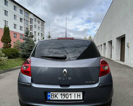 Рено Клио 2005 в Ровно на Automoto.ua Серый Рено Клио, объемом двигателя 1.5 л и пробегом 299 тыс. км за 4200 $, фото 4 на Automoto.ua