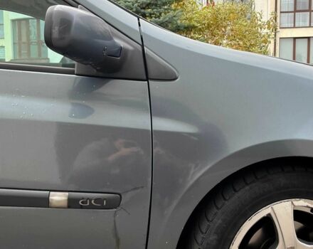 Серый Рено Клио, объемом двигателя 1.5 л и пробегом 300 тыс. км за 3800 $, фото 2 на Automoto.ua