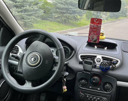 Рено Клио 2005 в Ровно на Automoto.ua Серый Рено Клио, объемом двигателя 1.5 л и пробегом 299 тыс. км за 4200 $, фото 8 на Automoto.ua