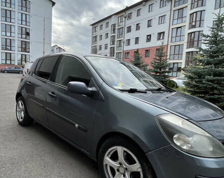 Рено Клио 2005 в Ровно на Automoto.ua Серый Рено Клио, объемом двигателя 1.5 л и пробегом 299 тыс. км за 4200 $, фото 2 на Automoto.ua