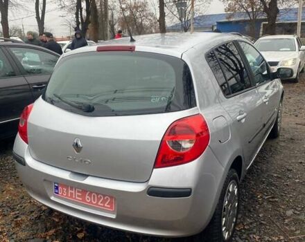 Серый Рено Клио, объемом двигателя 1.6 л и пробегом 180 тыс. км за 6200 $, фото 2 на Automoto.ua