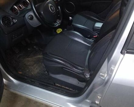 Серый Рено Клио, объемом двигателя 1.6 л и пробегом 197 тыс. км за 4750 $, фото 5 на Automoto.ua