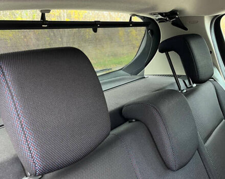 Серый Рено Клио, объемом двигателя 1.6 л и пробегом 140 тыс. км за 5450 $, фото 52 на Automoto.ua