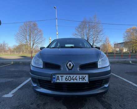 Серый Рено Клио, объемом двигателя 1.4 л и пробегом 141 тыс. км за 4199 $, фото 2 на Automoto.ua