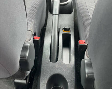 Серый Рено Клио, объемом двигателя 1.6 л и пробегом 140 тыс. км за 5450 $, фото 48 на Automoto.ua