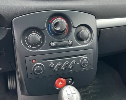 Сірий Рено Кліо, об'ємом двигуна 1.6 л та пробігом 143 тис. км за 5099 $, фото 12 на Automoto.ua