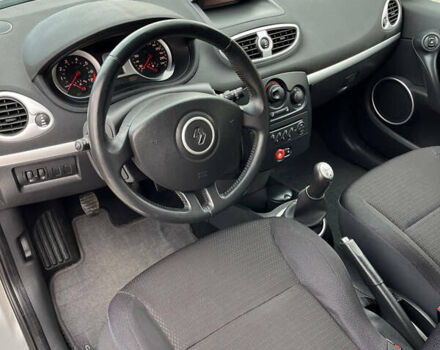 Серый Рено Клио, объемом двигателя 1.6 л и пробегом 140 тыс. км за 5450 $, фото 32 на Automoto.ua