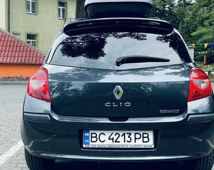 Серый Рено Клио, объемом двигателя 1.6 л и пробегом 150 тыс. км за 5600 $, фото 9 на Automoto.ua