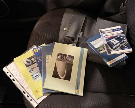 Серый Рено Клио, объемом двигателя 1.6 л и пробегом 163 тыс. км за 5000 $, фото 31 на Automoto.ua