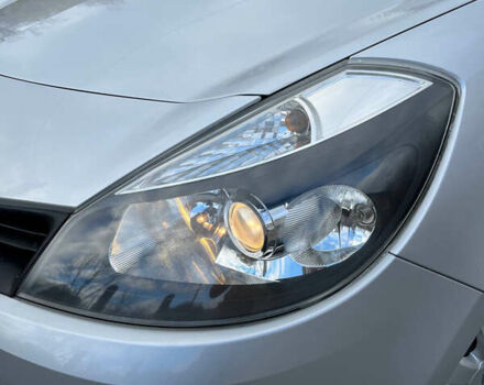 Серый Рено Клио, объемом двигателя 1.6 л и пробегом 140 тыс. км за 5450 $, фото 12 на Automoto.ua