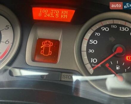 Серый Рено Клио, объемом двигателя 1.6 л и пробегом 180 тыс. км за 6200 $, фото 1 на Automoto.ua