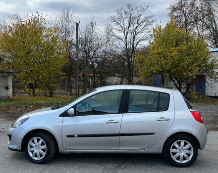 Серый Рено Клио, объемом двигателя 1.6 л и пробегом 140 тыс. км за 5450 $, фото 8 на Automoto.ua