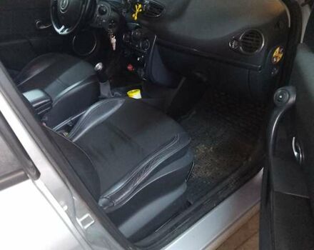 Серый Рено Клио, объемом двигателя 1.6 л и пробегом 197 тыс. км за 4750 $, фото 6 на Automoto.ua