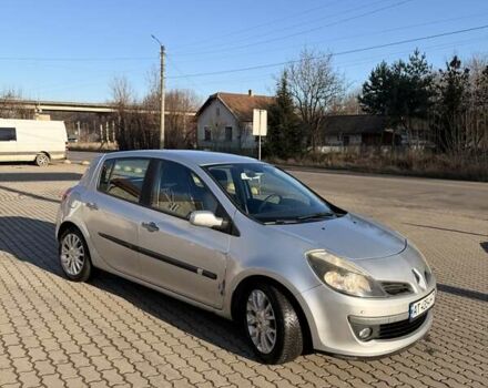 Серый Рено Клио, объемом двигателя 1.6 л и пробегом 163 тыс. км за 5000 $, фото 1 на Automoto.ua