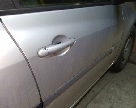 Серый Рено Клио, объемом двигателя 1.6 л и пробегом 197 тыс. км за 4750 $, фото 9 на Automoto.ua