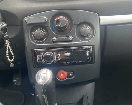 Серый Рено Клио, объемом двигателя 1.15 л и пробегом 244 тыс. км за 3400 $, фото 6 на Automoto.ua