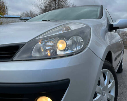 Серый Рено Клио, объемом двигателя 1.6 л и пробегом 140 тыс. км за 5450 $, фото 7 на Automoto.ua