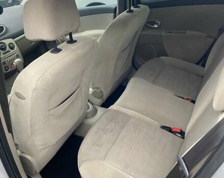 Серый Рено Клио, объемом двигателя 1.6 л и пробегом 180 тыс. км за 6200 $, фото 4 на Automoto.ua