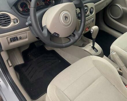 Серый Рено Клио, объемом двигателя 1.6 л и пробегом 180 тыс. км за 6200 $, фото 3 на Automoto.ua