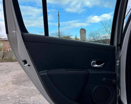 Серый Рено Клио, объемом двигателя 1.6 л и пробегом 140 тыс. км за 5450 $, фото 40 на Automoto.ua