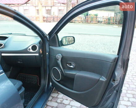Сірий Рено Кліо, об'ємом двигуна 1.6 л та пробігом 140 тис. км за 5199 $, фото 16 на Automoto.ua