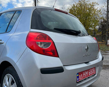 Серый Рено Клио, объемом двигателя 1.6 л и пробегом 140 тыс. км за 5450 $, фото 17 на Automoto.ua