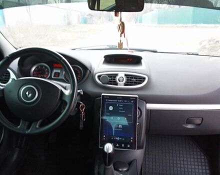 Серый Рено Клио, объемом двигателя 1.39 л и пробегом 203 тыс. км за 5300 $, фото 8 на Automoto.ua